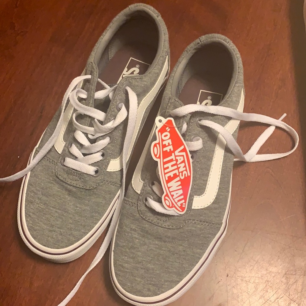 Women’s Vans size 7.5, BRAND NEW!